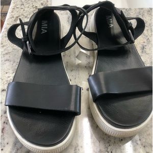 Mia strap sandal